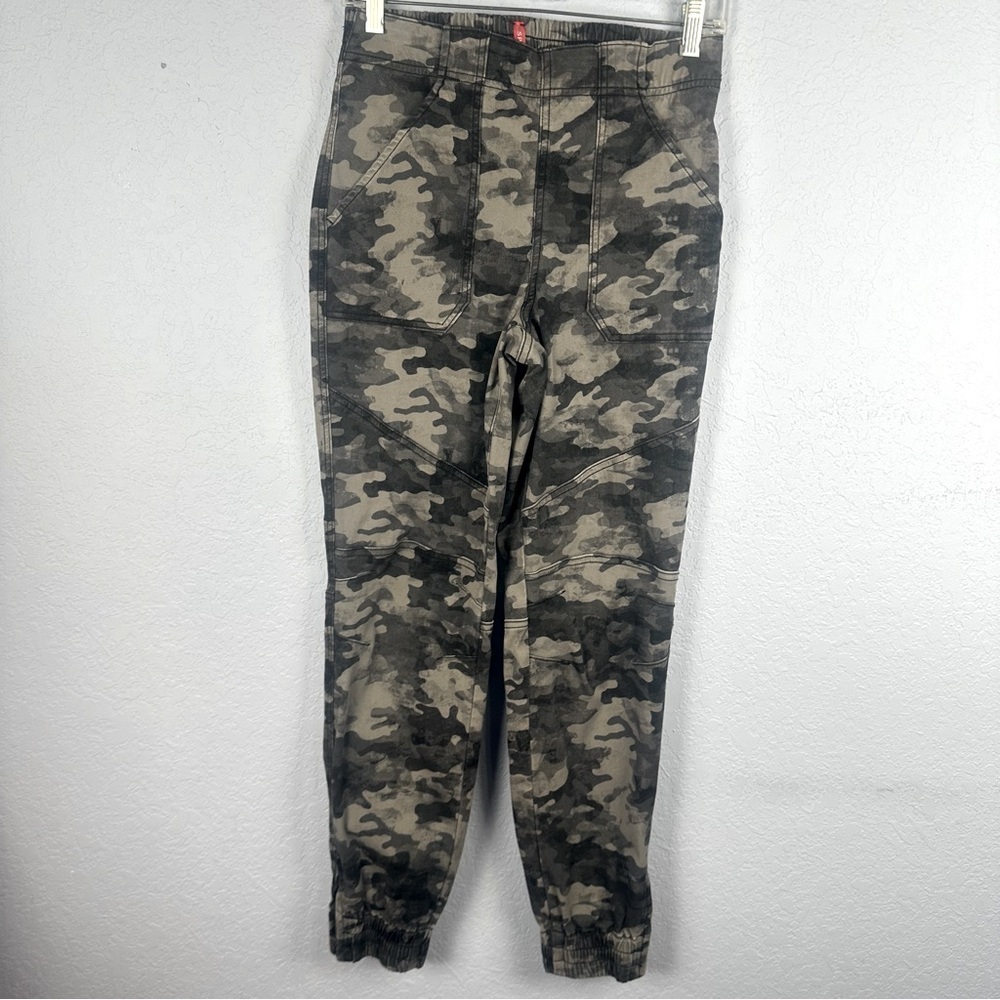 Spanx Women’s Twill Stretch Cargo Joggers Size Medium